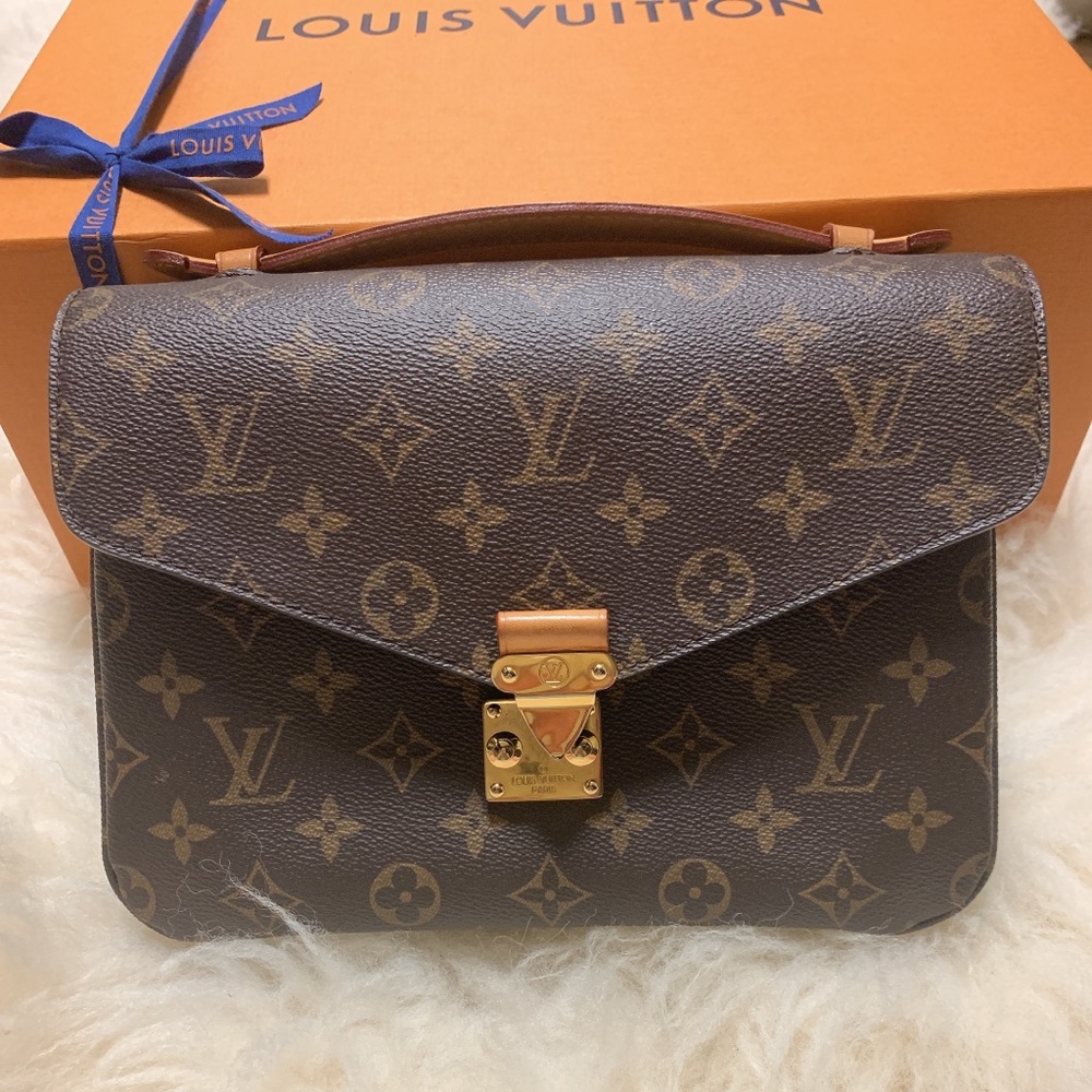 LV Pochette Metis